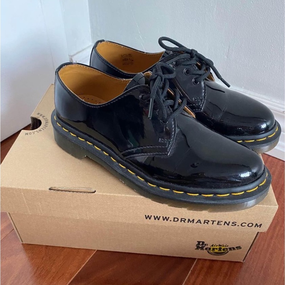 Barely worn patent leather Dr Martens 1461 shoes!